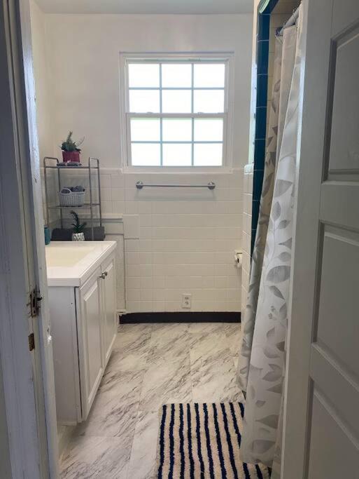 Cozy Home, King Bed, 3 Bedrooms,Close To Downtown Beaches Towncenter Τζάκσονβιλ Εξωτερικό φωτογραφία