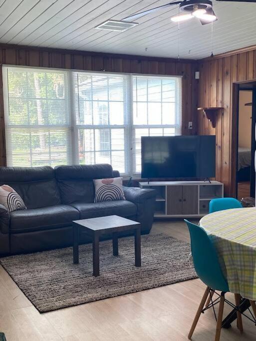 Cozy Home, King Bed, 3 Bedrooms,Close To Downtown Beaches Towncenter Τζάκσονβιλ Εξωτερικό φωτογραφία